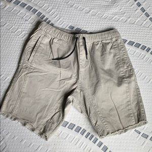 Men’s khaki shorts